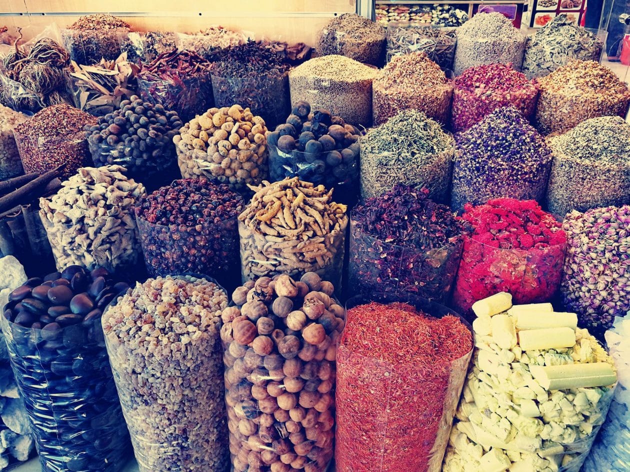 Trouver Un Emploi A Dubai Les Secteurs D Activites Qui Recrutent