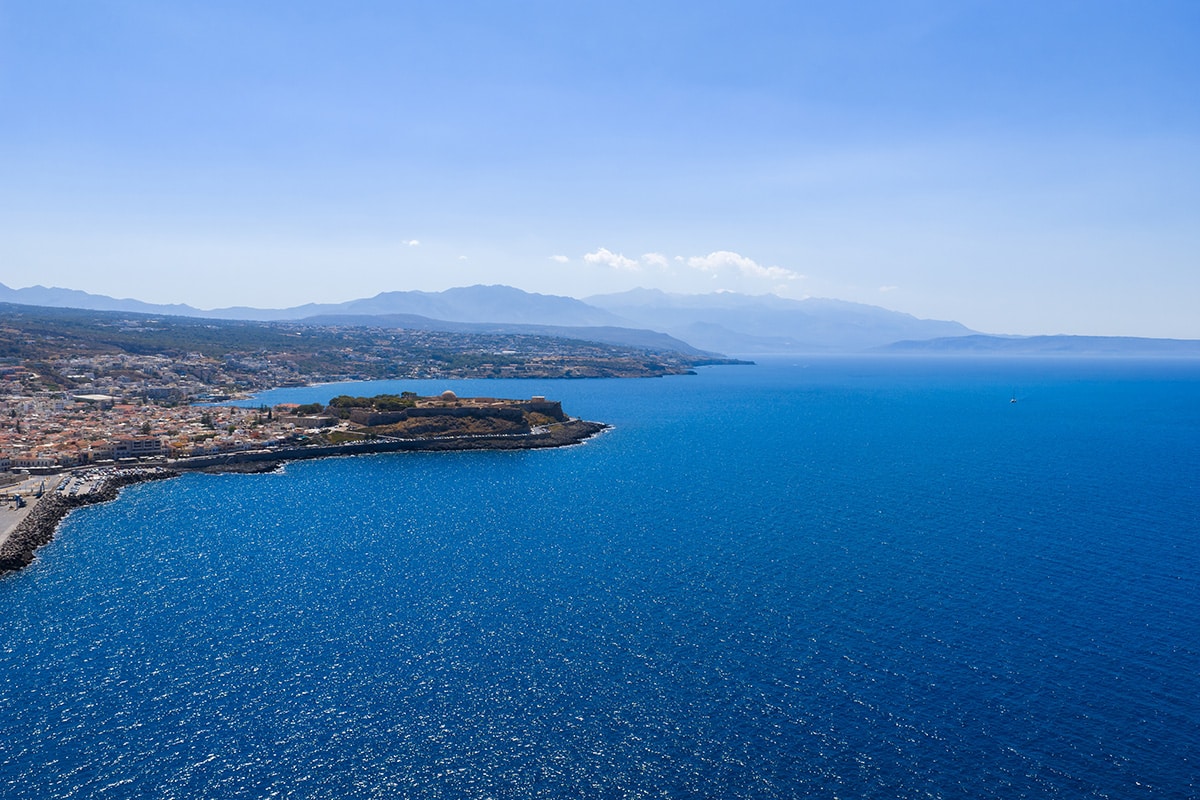 La Crète : découvrez l&rsquo;île cachée où l&rsquo;histoire, la mer et la gastronomie se rencontrent !